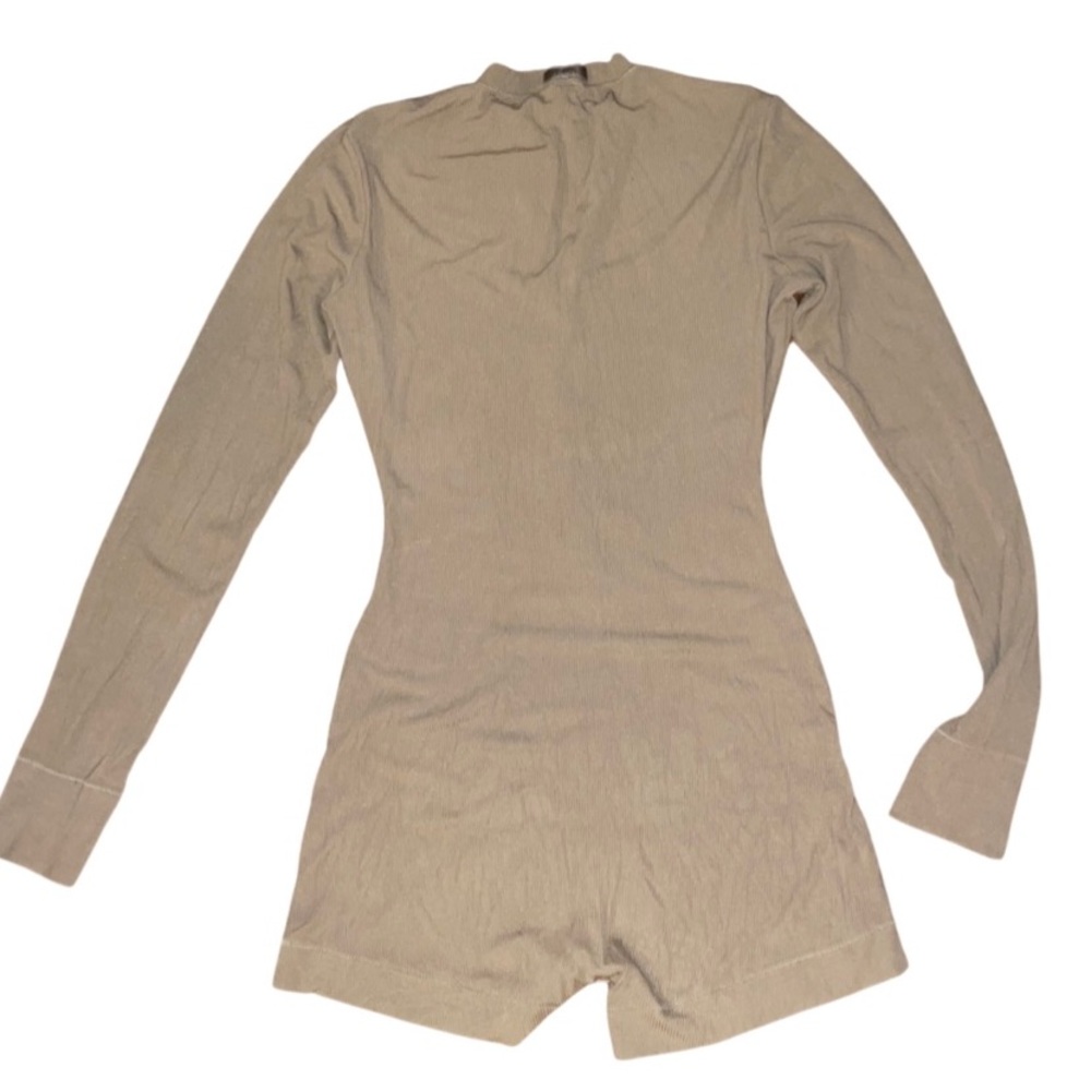 Skims NWT Soft Lounge Henley ✨Limited Edition✨ - Picture 3 of 4